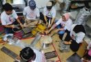Pemuda Ganjar Beri Pelatihan Produk Kerajinan Aluminium untuk Kembangkan UMKM Ogan Ilir - JPNN.com