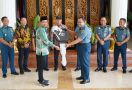 Perkuat Sinergisitas dengan TNI AL, Pemkab Sidoarjo Hibahkan 11 Unit Kendaraan Operasional - JPNN.com