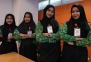Lihatlah 4 Siswi SMK Penjahit Baju Presiden & Ibu Iriana, Cakap Juga ya - JPNN.com