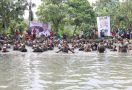Menyemarakkan HUT Ke-78 RI, Gardu Ganjar Gelar Lomba Ambil Ikan dalam Kolam - JPNN.com