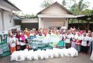 Bantu Warga, Relawan Asandra Menggelar Tebus Murah Sembako di Malang - JPNN.com