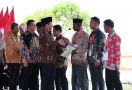 Menteri ATR/BPN Serahkan 10 Ribu Sertifikat di Kepri, 1700 untuk Masyarakat Pesisir - JPNN.com
