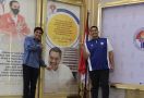 Menpora Dito Bertemu Ketum Parpol Termuda Malaysia, Diskusi Santai Sambil Menikmati Makanan Warteg - JPNN.com