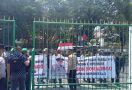 Gegara Skandal Asmara Bupati Gorontalo, Markas PPP Digeruduk Pedemo - JPNN.com