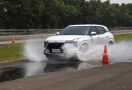 Menyiksa Mitsubishi XForce di Proving Ground Bridgestone, Ajib! - JPNN.com