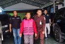 Kejari Sanggau Tahan Tersangka Korupsi Dana Desa - JPNN.com