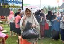 Sukarelawan Sandi Uno Hadirkan Sembako Murah Untuk Kaum Jompo di Sukabumi - JPNN.com
