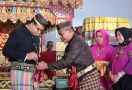 Prosesi Mappesabbi Sambut Anies di Istana Kedatuan Luwu, Bikin Terharu - JPNN.com