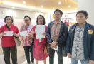 Wanita Lansia Berteriak Histeris di Mabes Polri untuk Tuntut Keadilan - JPNN.com