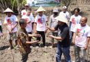 Sahabat Ganjar Sukses Ajak Masyarakat Tanam Mangrove di Cilacap Utara - JPNN.com