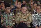 Heboh, Luhut Pandjaitan Terkait dengan Semua Batik di Istana - JPNN.com