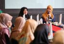 Pola Siti Atikoh Mengasuh Alam Ganjar Bikin Kagum Nyai dan Ning di Jabar - JPNN.com