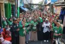 Relawan Sintawati Bantu Warga Lewat Tebus Murah Sembako di Johar Baru - JPNN.com