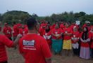 Perkuat Basis Dukungan, Relawan Sedulur Saklawase Senam Bersama Masyarakat Tembalang - JPNN.com