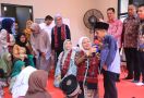 Menaker Ida Fauziyah Apresiasi Pemdes Kenanga yang Berdayakan Desa Migran Produktif - JPNN.com