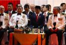 Prabowo Dampingi Jokowi Pimpin Upacara Parade Senja, Sejumlah Tokoh Hadir Termasuk SBY - JPNN.com