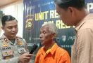 Tak Senang Anak Ditegur, Pria Lansia di Palembang Bacok Tetangga - JPNN.com