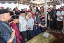 Hadiri Pemakaman Gembong PDIP, Anies Dianggap Negarawan dan Berakhlak Mulia - JPNN.com