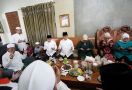 Didoakan Pengasuh Ponpes Bumi Shalawat, Pasangan AMIN Siap Jadi Pendaftar Pertama di KPU - JPNN.com