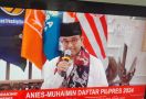Anies-Muhaimin Kenakan Syal Bermotif Sumba NTT Saat Daftar Pilpres 2024 di KPU - JPNN.com