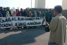 Mahasiswa Jatim Demo Serentak, Tolak Putusan MK yang Bisa Muluskan Dinasti Politik - JPNN.com