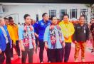 Prabowo-Gibran Juga Pakai Syal Bermotif Kain Sumba NTT Saat Daftar Pilpres 2024 di KPU - JPNN.com