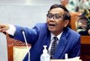 Mahfud Sebut Pinjol Ilegal Tidak Memenuhi Syarat Hukum Perdata - JPNN.com