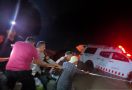 Ambulans Terjun ke Sungai di Pidie Saat Membawa Ibu Hamil yang Hendak Melahirkan - JPNN.com