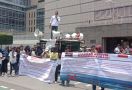 Mahasiswa Geruduk Kedutaan Jepang, Protes Pembuangan Limbah Nuklir ke Laut Pasifik - JPNN.com
