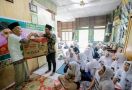 Usbat Ganjar Berupaya Memakmurkan Musala Nurul Jadid di Asahan - JPNN.com