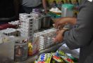 Berantas Rokok Ilegal, Bea Cukai Gelar Operasi Pasar di Bekasi dan Pekanbaru - JPNN.com