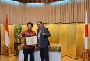 Berperan dalam Pemahaman Sejarah Indonesia-Jepang, Bonnie Triyana Raih Reiwa Award - JPNN.com