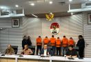 KPK Tetapkan Pj Bupati Sorong hingga Kepala BPK Papua Barat jadi Tersangka - JPNN.com