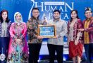 Jasa Raharja Dapat 2 Penghargaan dari Indonesia Human Capital Award 2023 - JPNN.com