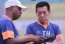 Persipura Terpuruk di Dasar Klasemen Liga 2, Pelatih Tony Ho Langsung Dipecat - JPNN.com