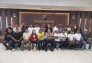 PN-SSI Jatim & Ultras Gresik Silaturahmi ke Kapolres Pascainsiden Gelora Joko Samudra - JPNN.com