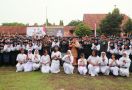 Penjabat Gubernur Jateng Luncurkan Program Ayo Rukun Saat Peringatan Hari Guru - JPNN.com