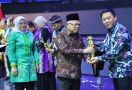 Serahkan Penghargaan Naker Award 2023, Wapres Kiai Ma'ruf Amin Sampaikan Harapan Ini - JPNN.com