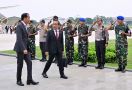 Jokowi Tiba di Indonesia, Lihat Siapa Menteri yang Mendampingi - JPNN.com