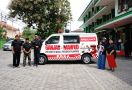 Sahabat Ganjar Serahkan Ambulance untuk Ponpes Nurul Jadid di Probolinggo - JPNN.com