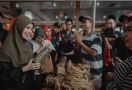 Bertemu Pelaku UMKM Bandung Barat, Atikoh Kagumi Produk Gula Stevia - JPNN.com