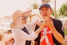 Yayu Unru Tengah Terbaring di ICU, Sang Istri Memohon Doa - JPNN.com