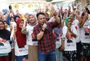 Gardu Ganjar Serahkan Bantuan Kloset Untuk Ratusan Warga di Kabupaten Serang - JPNN.com