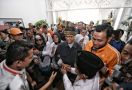 Blusukan di Kampung Batah Riau, Anies Serap Keluhan Warga - JPNN.com