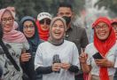 Tak Bermaksud Berkampanye, Siti Atikoh Berpantun di Pengajian, Cakep - JPNN.com
