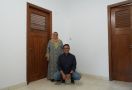 Kunjungi Rumah AR Baswedan, Anies Reka Ulang Foto Masa Kecilnya - JPNN.com