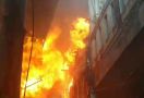 Kantor YLBHI Terbakar, Api Terlihat Menjalar - JPNN.com