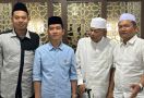 Gibran Sowan ke Ayip Thohir Cirebon, Minta Doa Restu - JPNN.com