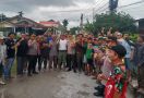 Kapolresta Pekanbaru Sosialisasikan Pemilu Damai Sambil Gotong Royong Bersama Warga - JPNN.com