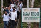 Anies Luar Biasa, Seribu Anak Tangga Makam Papan Tinggi Dinaiki dengan Semringah - JPNN.com
